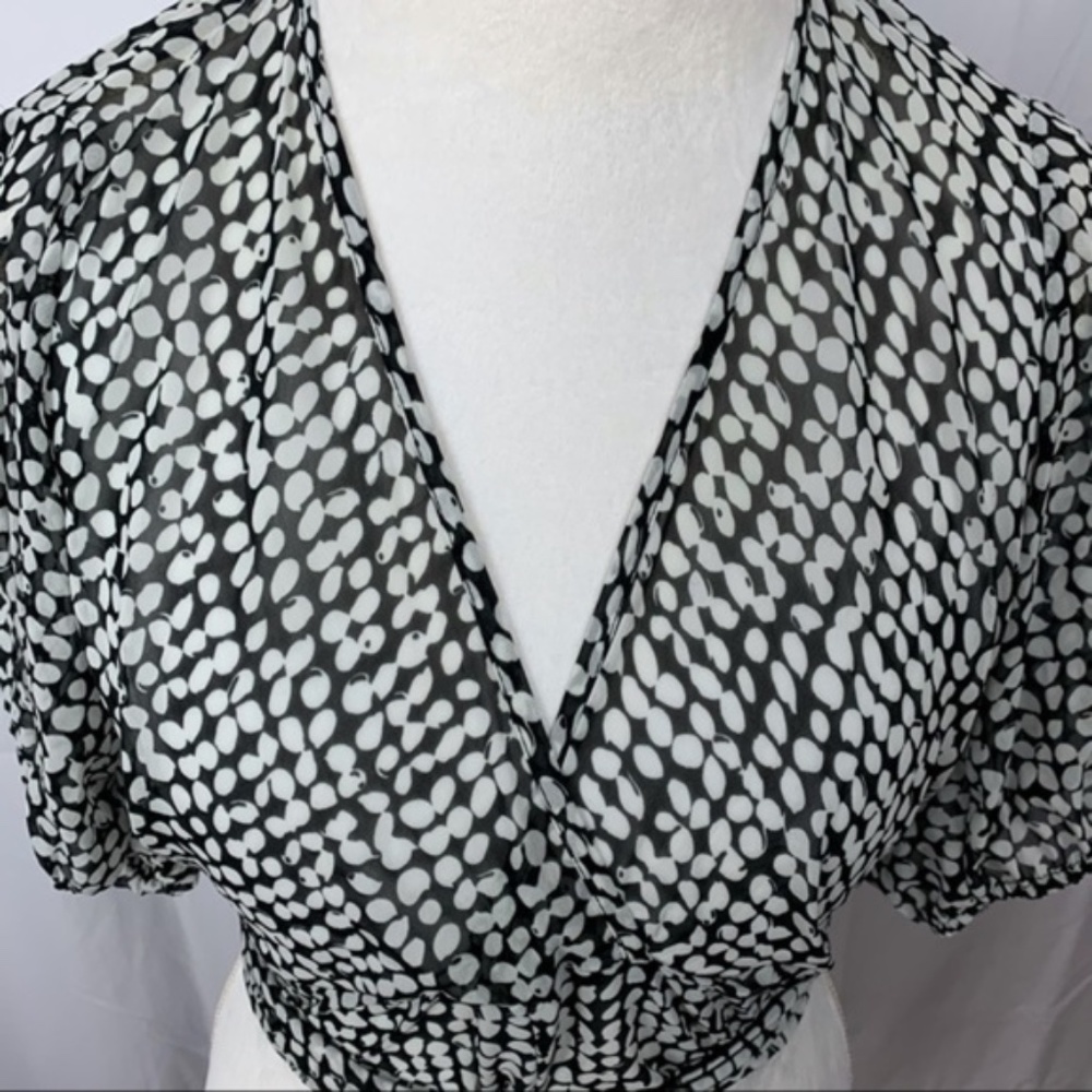 FreshMint women's deep v neck black & white sheer crop top w tie, medium - Picture 3 of 6